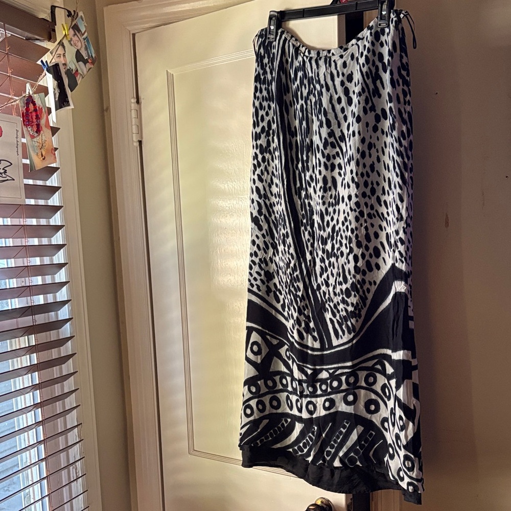 Simon Chang Black & White Patterned Maxi Skirt